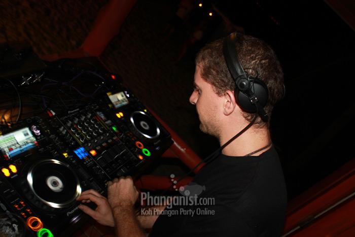 DJ Rob Gritton resident in Jungle Experience Koh Phangan