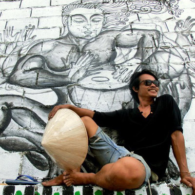 Chanon at hansa beach with his wall painitng