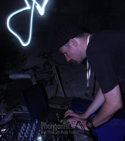 snoopoid play at graham gold party